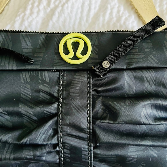 Lululemon belt bag - Picture 3 of 5